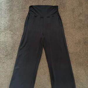 Lululemon Highwaisted black pants with pockets